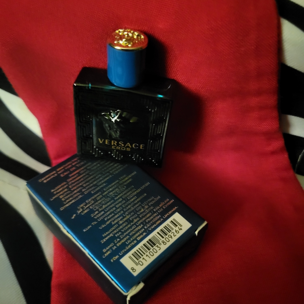 Men's Cologne (VERSACE EROS) - Picture 4 of 6